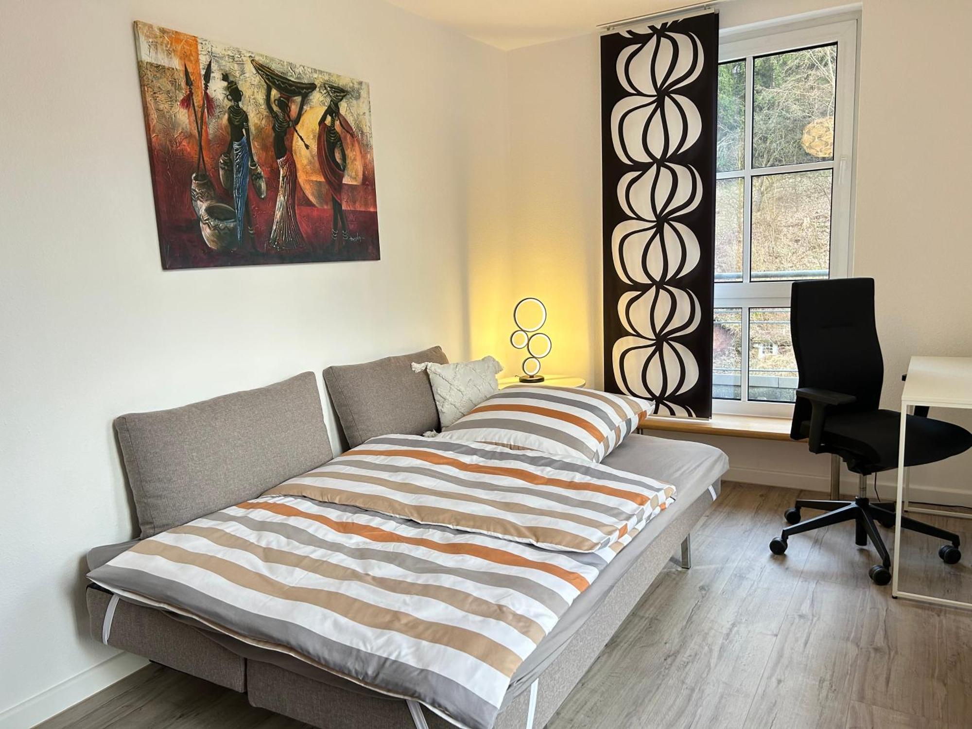 Grosszuegiges Helles Penthouse -Komplette Etage- Mit Balkon Und Stellplatz In Ruhiger Lage Kulmbach Exterior photo