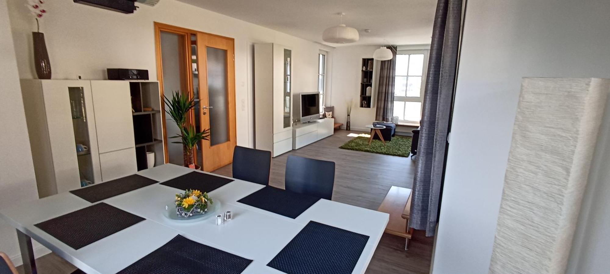 Grosszuegiges Helles Penthouse -Komplette Etage- Mit Balkon Und Stellplatz In Ruhiger Lage Kulmbach Exterior photo