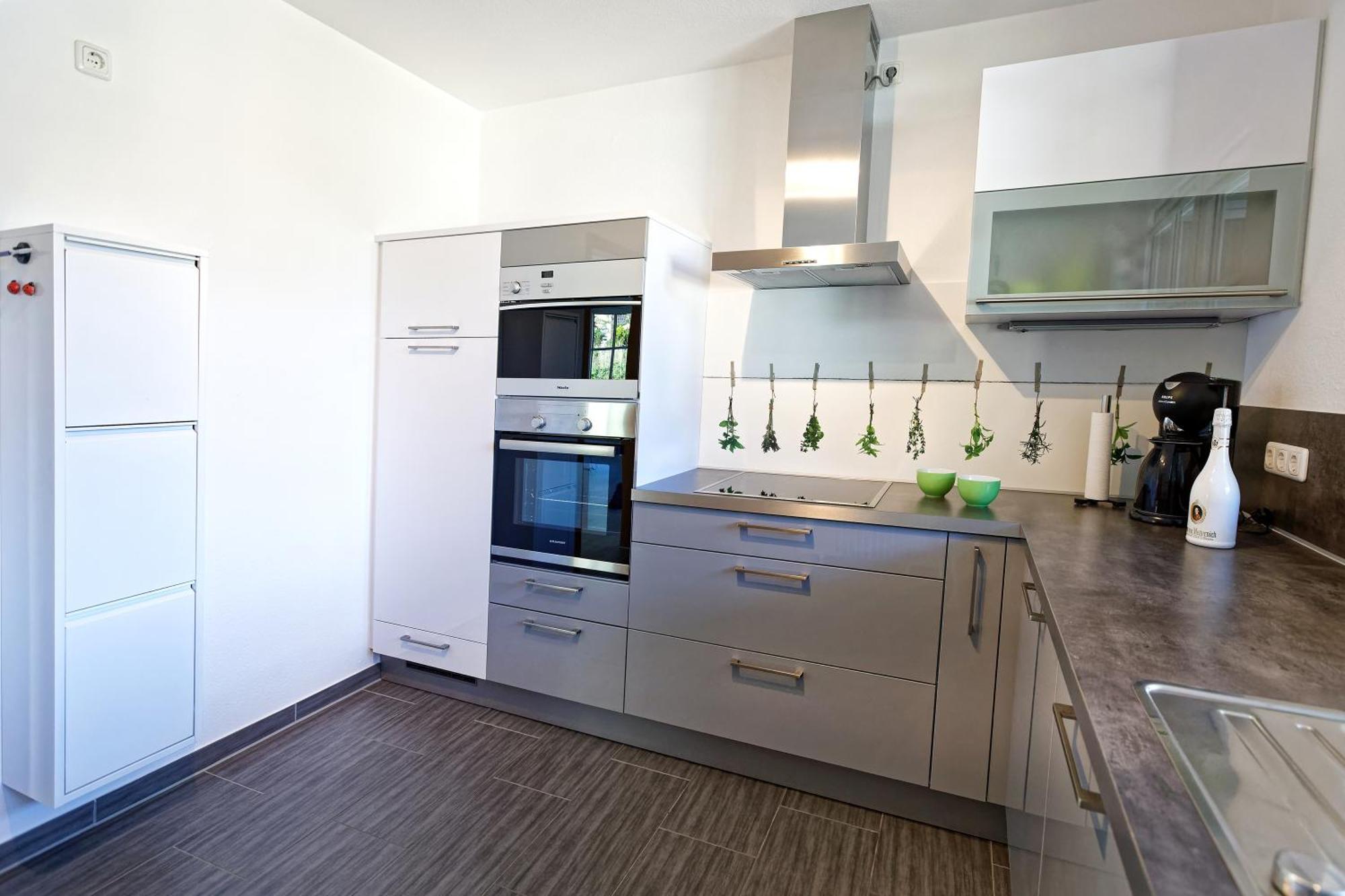 Grosszuegiges Helles Penthouse -Komplette Etage- Mit Balkon Und Stellplatz In Ruhiger Lage Kulmbach Exterior photo