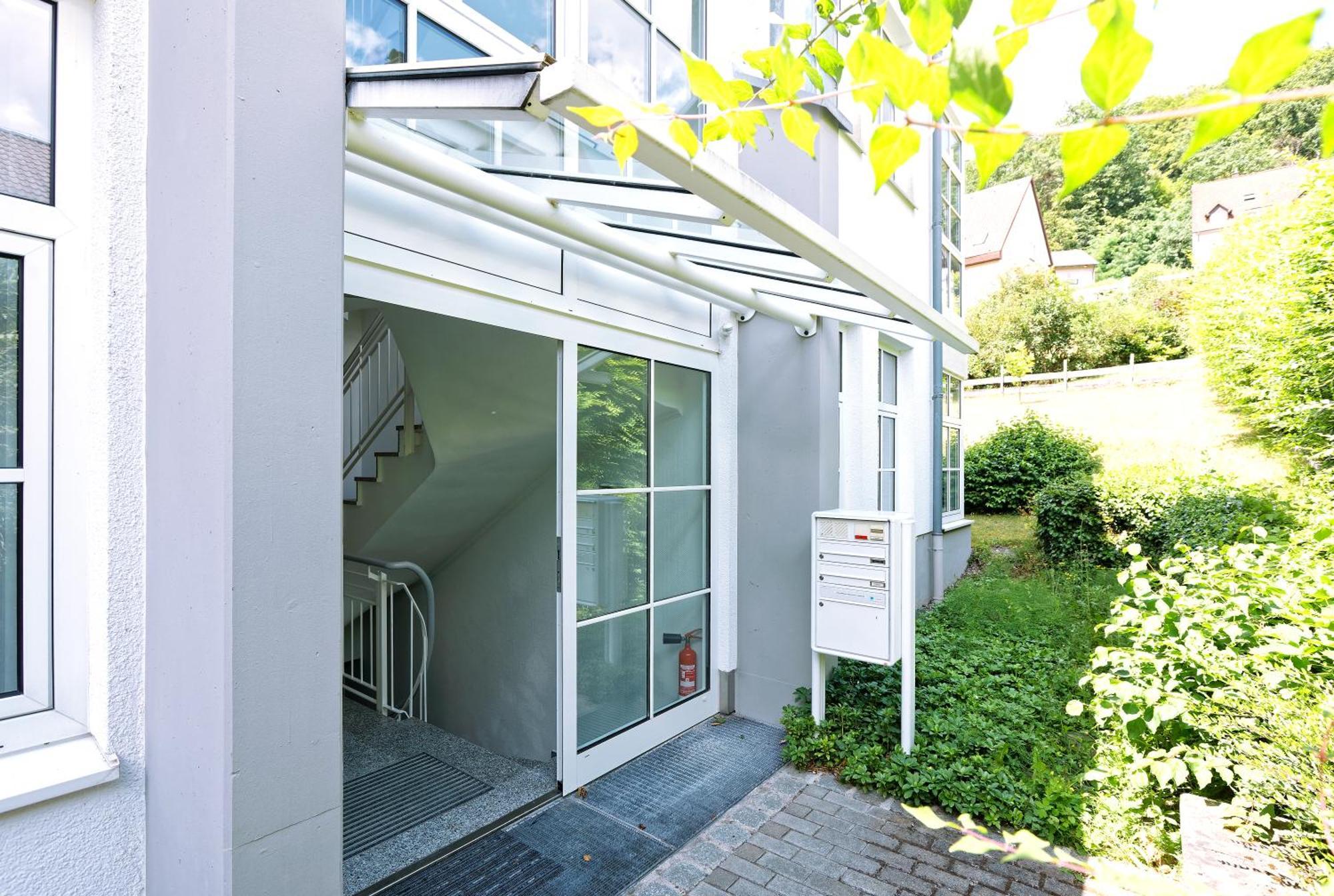Grosszuegiges Helles Penthouse -Komplette Etage- Mit Balkon Und Stellplatz In Ruhiger Lage Kulmbach Exterior photo